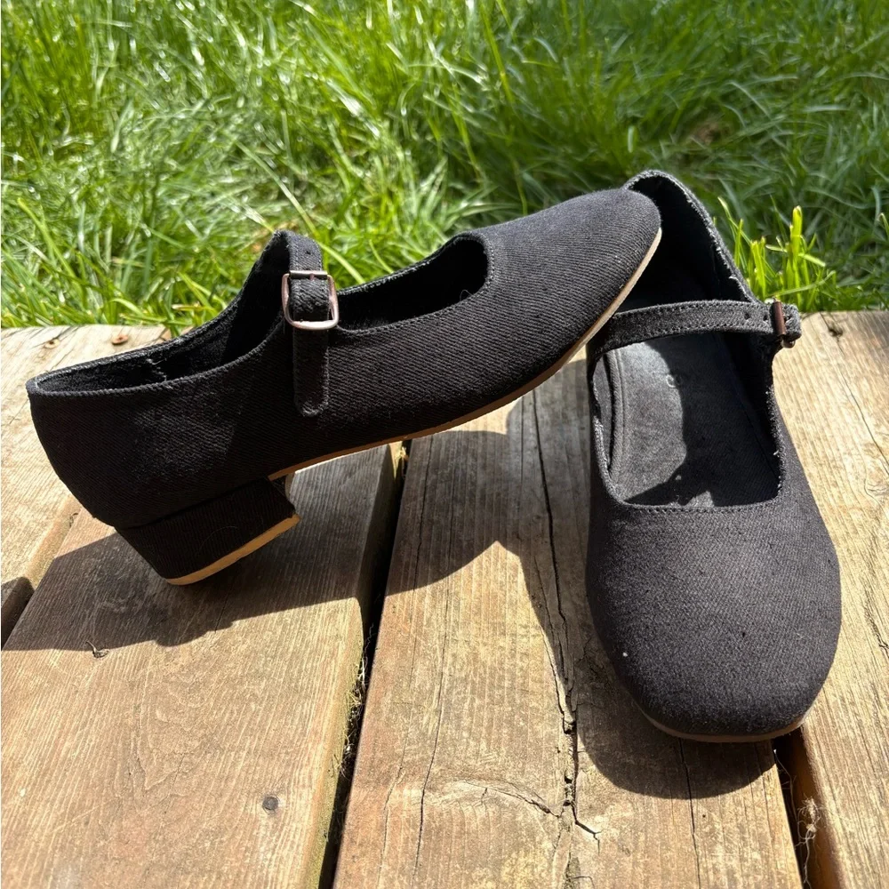 Small Lot Black Mary Jane Heels - Picture 2 of 3